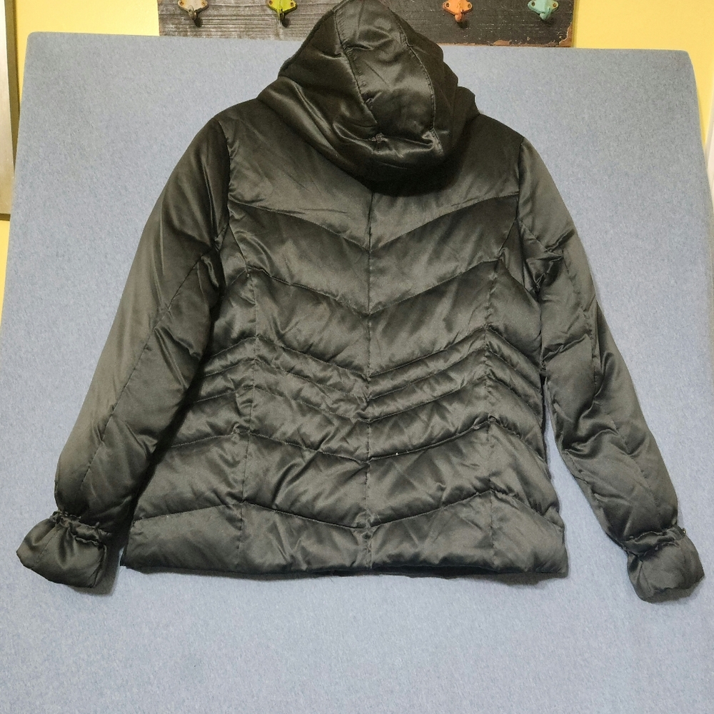 DKNY down filled puffer coat. Size XL - Picture 2 of 6